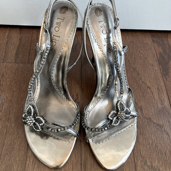 Vintage TWO LIPS Gileyla Bejeweled Pewter 4" Heels - Picture 8 of 8